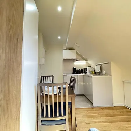 N5 Proche Hec Rer C Apartment